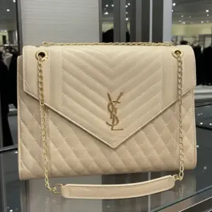 شنطه حريمي  اسود lv