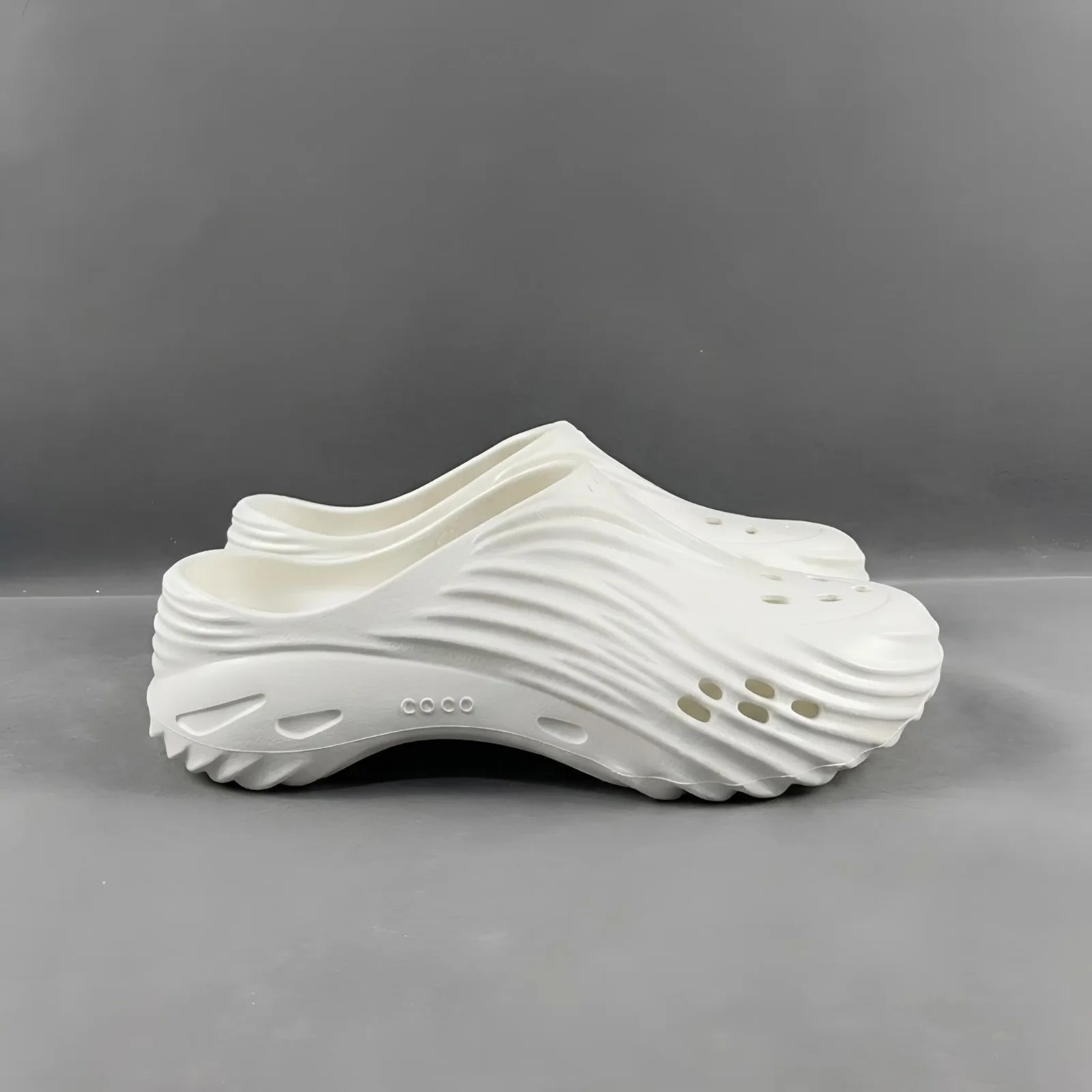 كروكس رجالي اسود COCO010 (41/48) الابيض